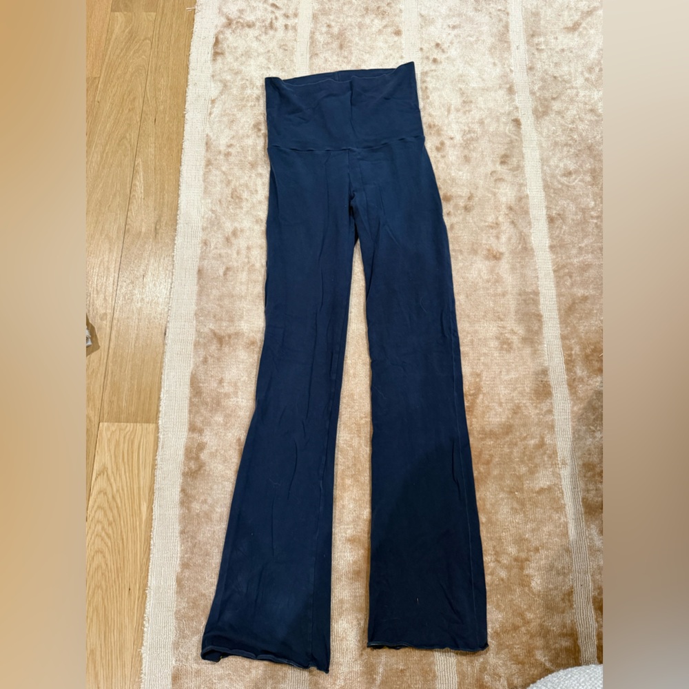 SKIMS Navy Blue Yoga Pants
